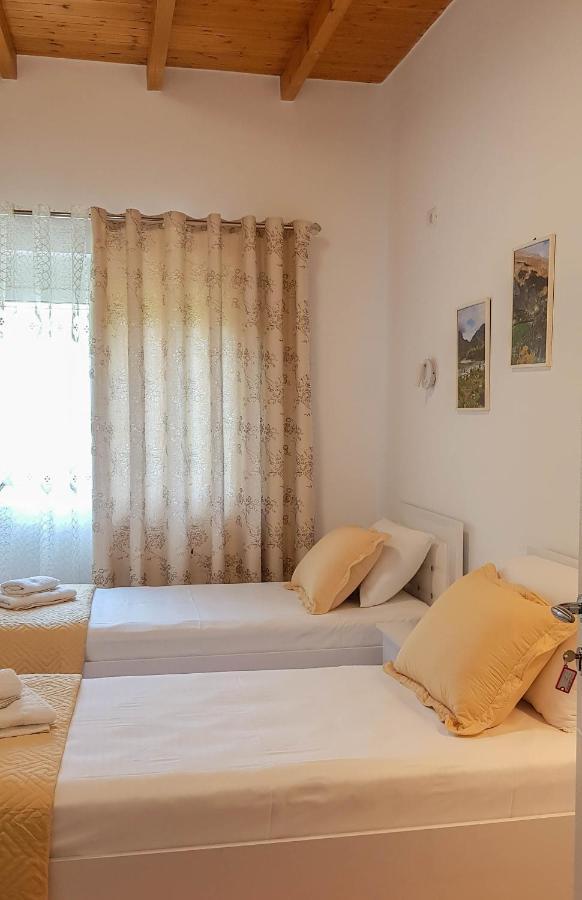 Villa Goliku Pestani Esterno foto